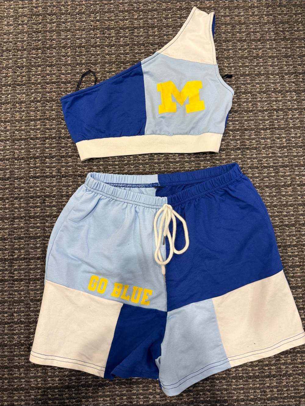 Univ. of Mich. Patchwork Crop Top & Shorts Set - Top M, short Sm